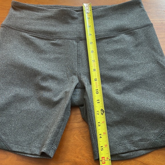 Tek Gear Shapewear Cycling/Bike Shorts with Mesh Sides in Gray. Women’s size M. - Picture 14 of 15
